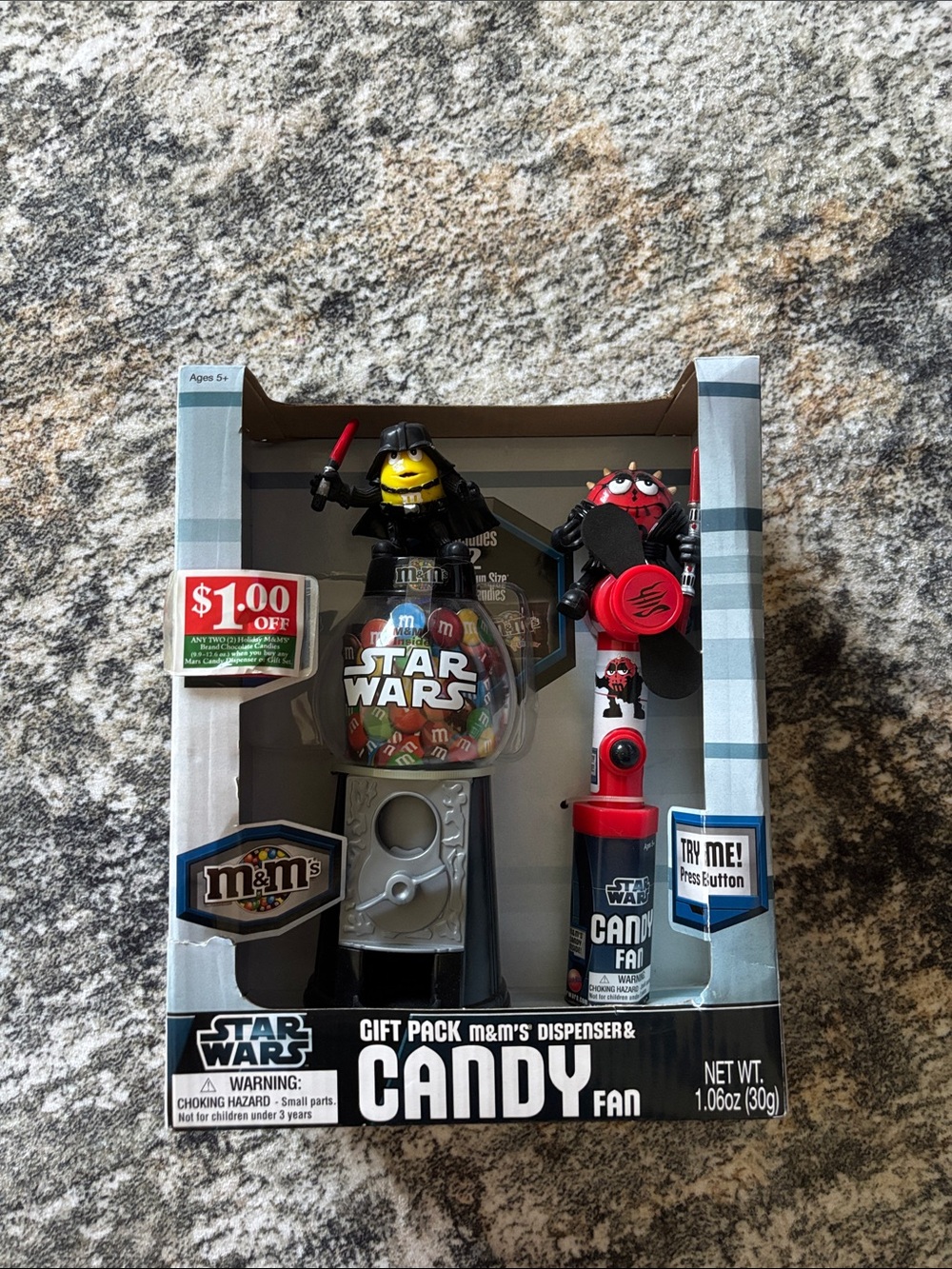 Star Wars Candy Fan & M&M Dispenser - Red, Black, White